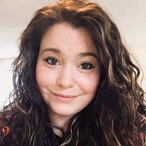 Meet your Posher, Alexandra